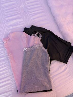 3 Pack! Bundle- Spring tops! (Size L)